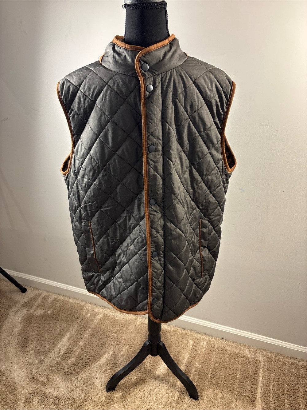 Quilted Sleeveless Vest with Tan Contrast - Gray 459